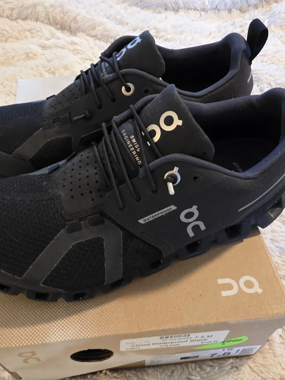 On Running Womens Cloud Waterproof Shoes - Black - Size 7.5 GUC - Picture 8 of 13